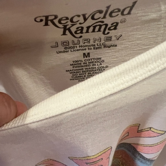 Recycled Kharma Journey Tee Size M soft and cozy essential for a journey fan ! ✨ - Picture 2 of 2